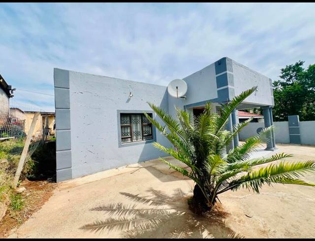 2 BEDROOM HOUSE FOR SALE IN KWAMASHU